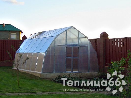 Усиленная теплица из поликарбоната Кедр, ширина 4,5 метра, промышленная (разборная, в упаковке)